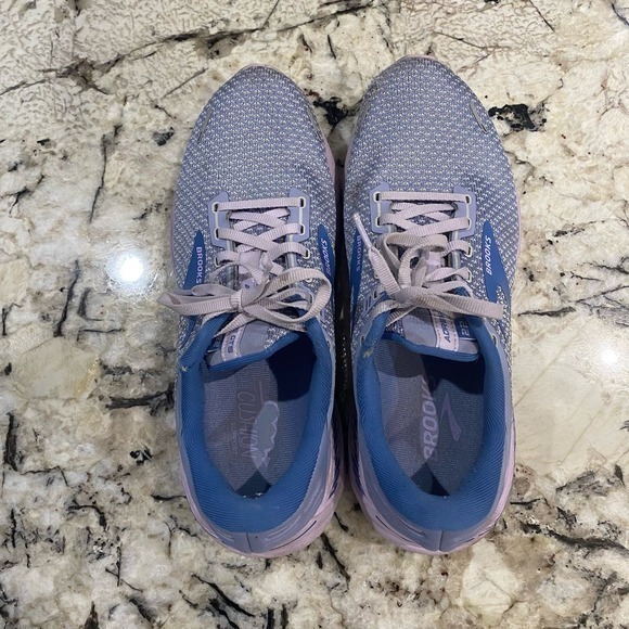 Brooks Adrenaline GTS 22 in women’s size 11 - Picture 4 of 12
